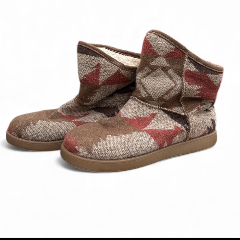 Indigo Rd. “Aylee” Short OTA (Over The Ankle) Booties